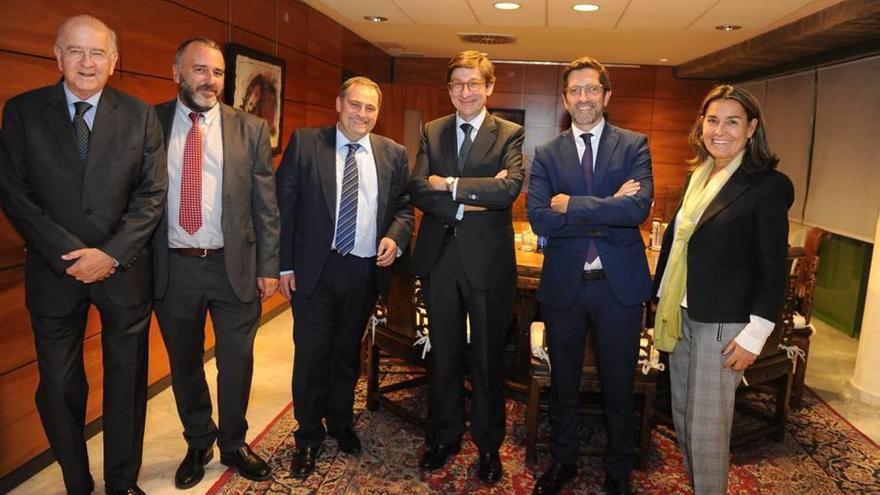 El presidente de Bankia visita La Opinión