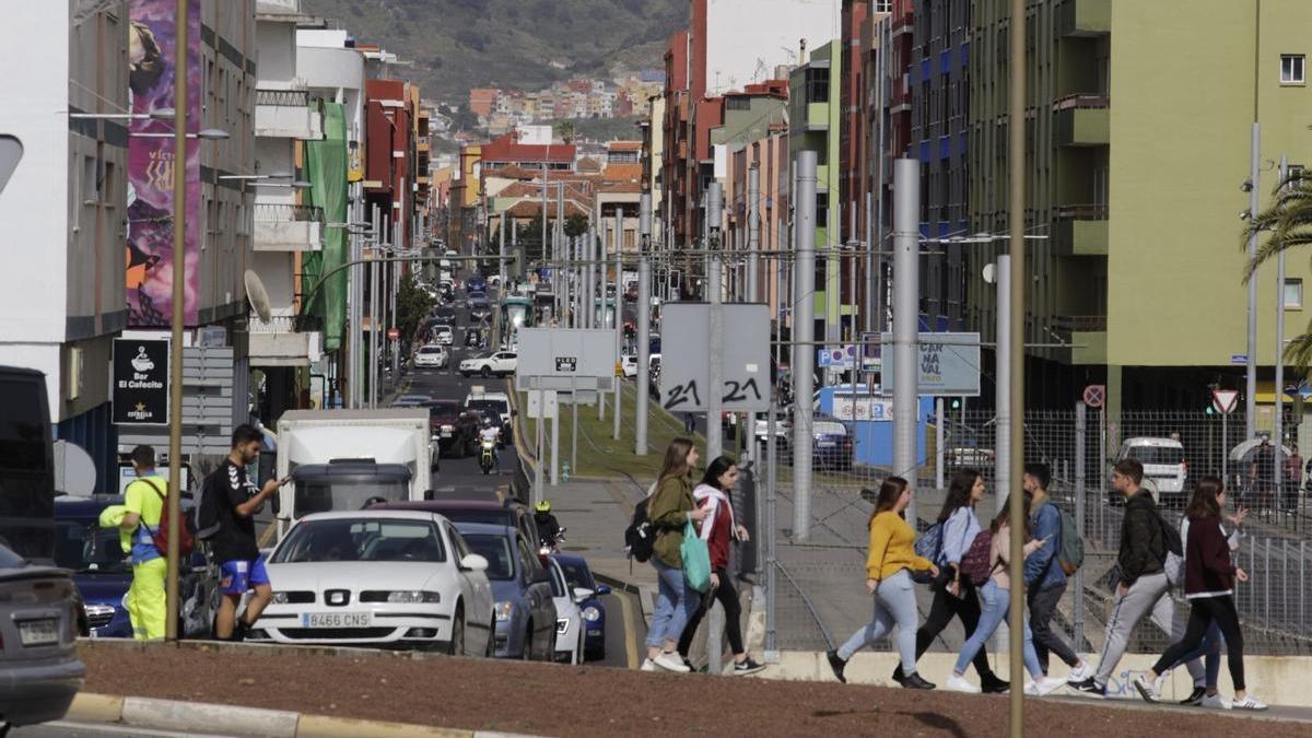 La avenida de La Trinidad, uno de los accesos al casco de La Laguna.