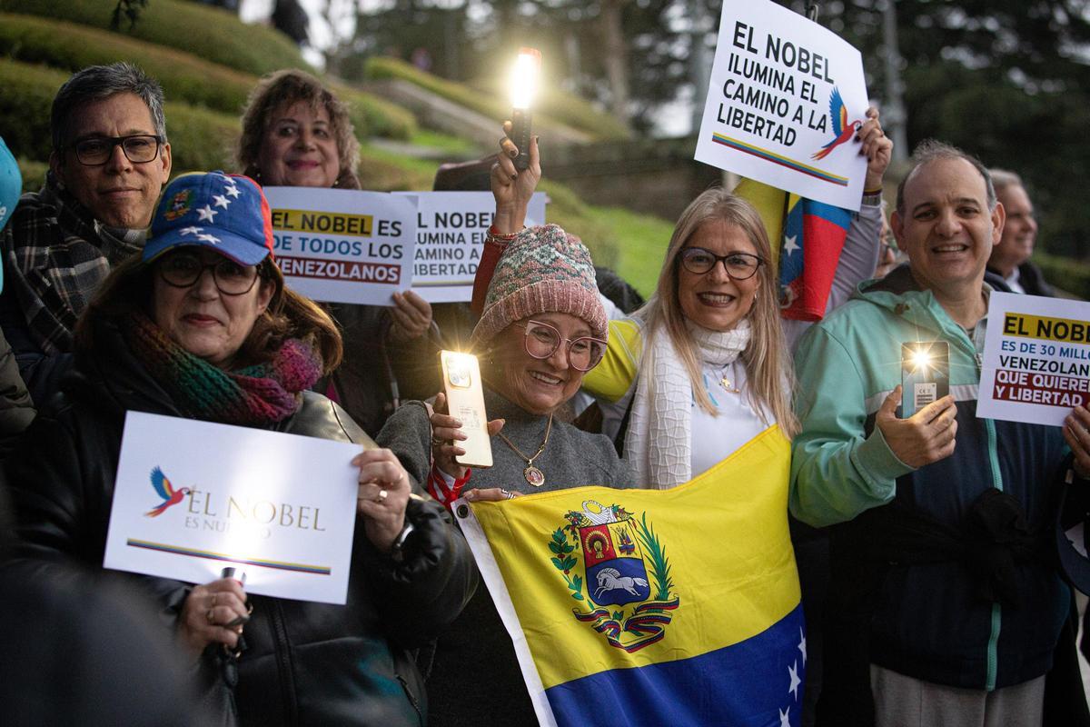 Marcha mundial en apoio a Venezuela, a 6 de decembro de 2025, en Vigo, Pontevedra, Galicia (España).