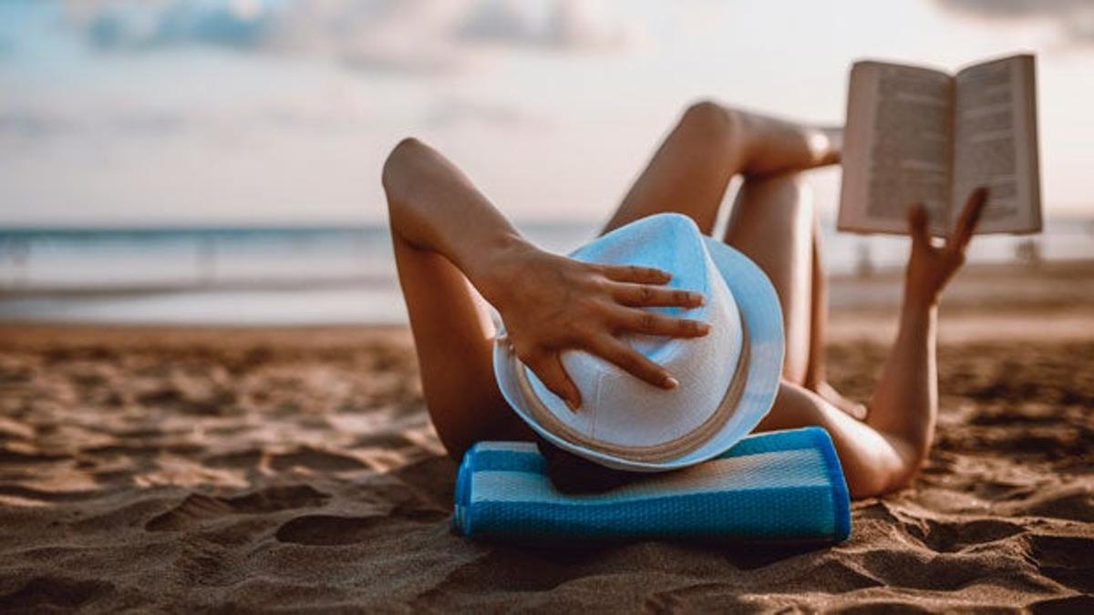 leer en la playa