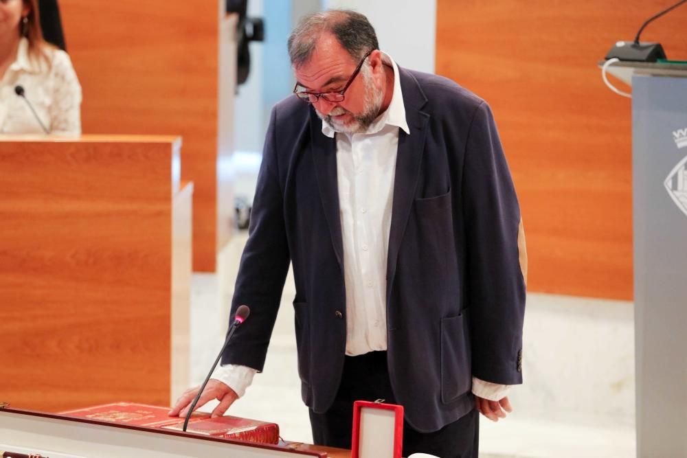 El nuevo presidente del Consell se marca como reto el acceso a la vivienda y carga contra «los lujos basados en el incivismo»