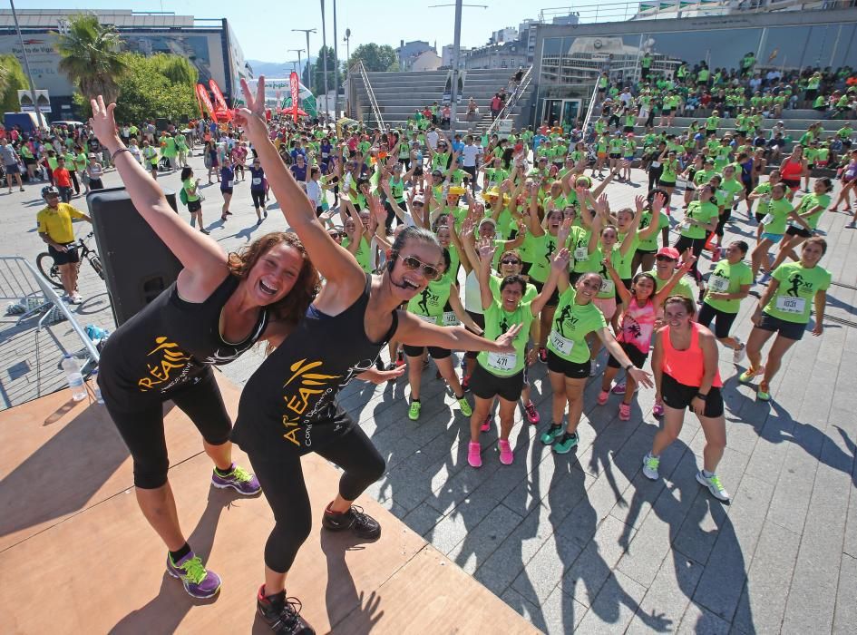 La ola de solidaridad venció a la ola de calor en la Carrera Solidaria Femenina de Vigo, en la que hubo mucha diversión