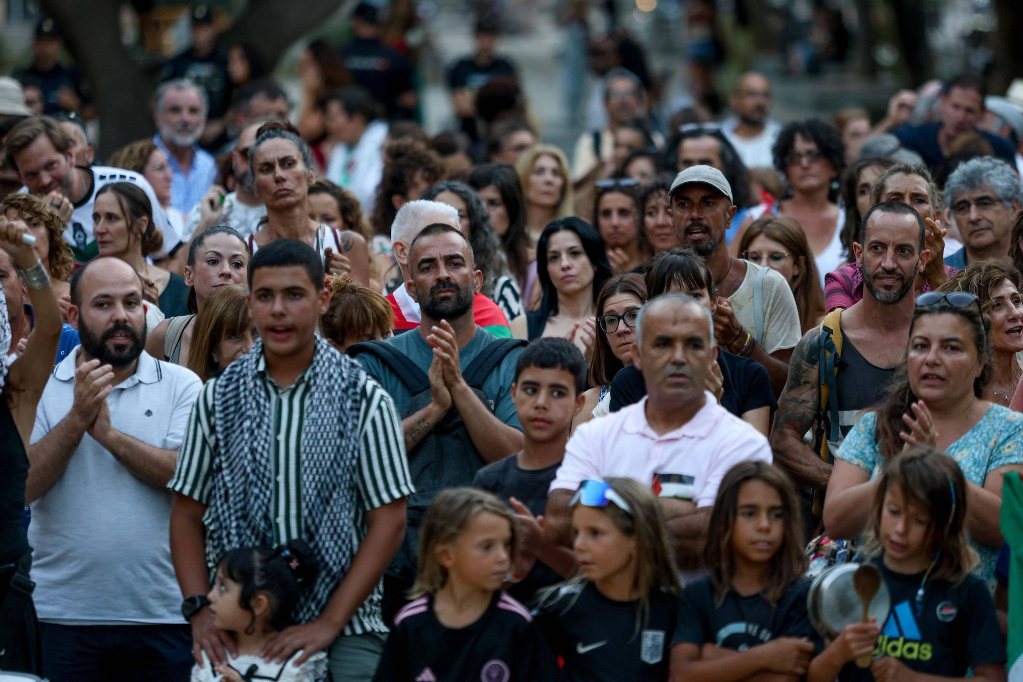 Galería: 250 personas claman en Ibiza contra el genocidio en Gaza
