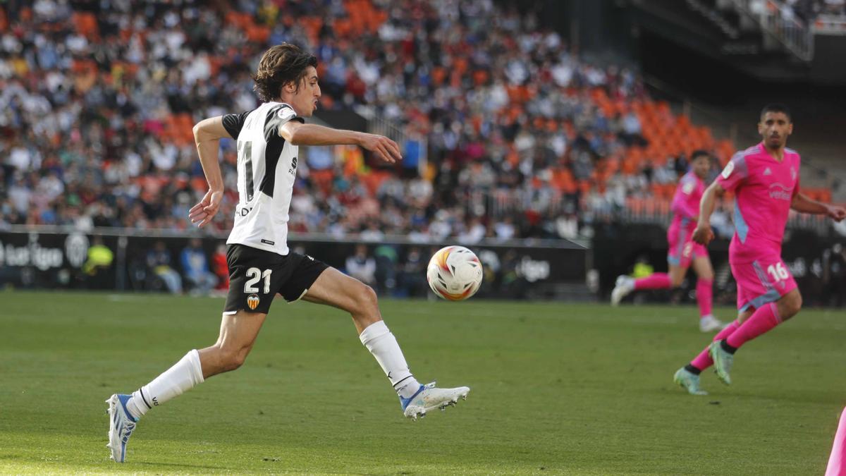 Bryan Gil, durante el partido contra Osasuna