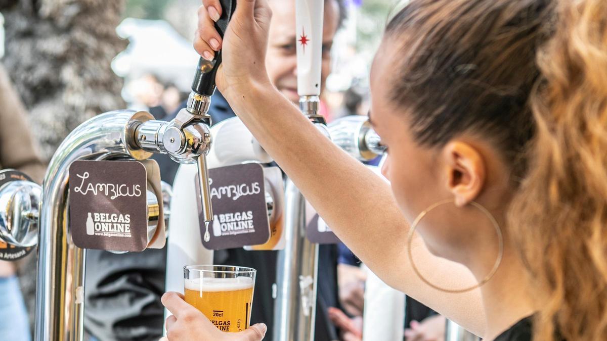 Una edición anterior de la Fira de Cervesa Artesana de L'Hospitalet.