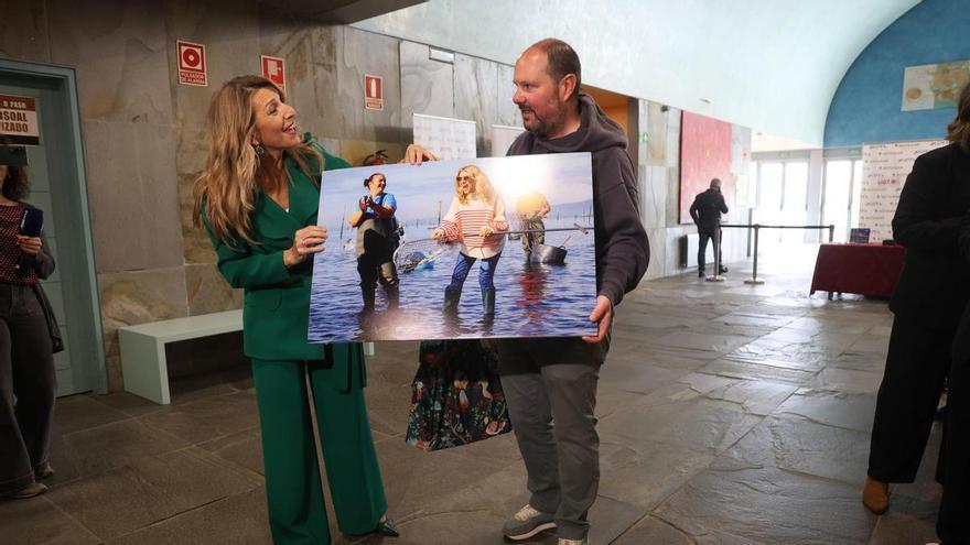 El regalo que encandiló a Yolanda Díaz en Vilagarcía