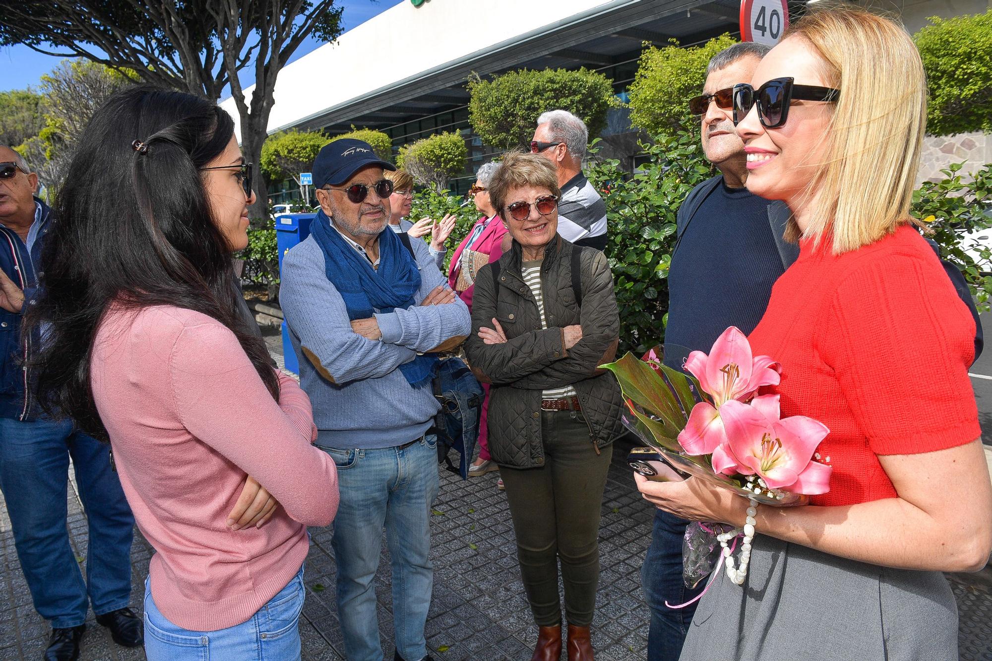 Ofrenda floral en homenaje a Felo Monzón