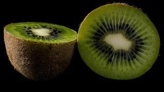 Descubre cómo cambia tu cuerpo si comes un kiwi en ayunas cada día