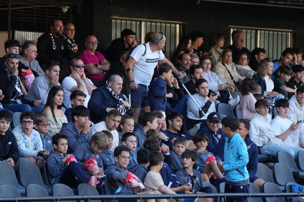 ¡Las mejores imágenes de la celebración del ascenso a Segunda Federación del Castellón B!