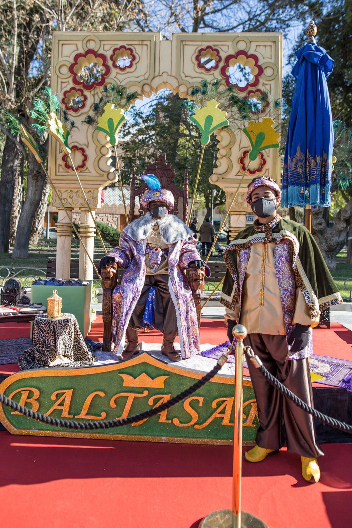 Los Reyes Magos reciben a los niños de Orihuela en la Glorieta