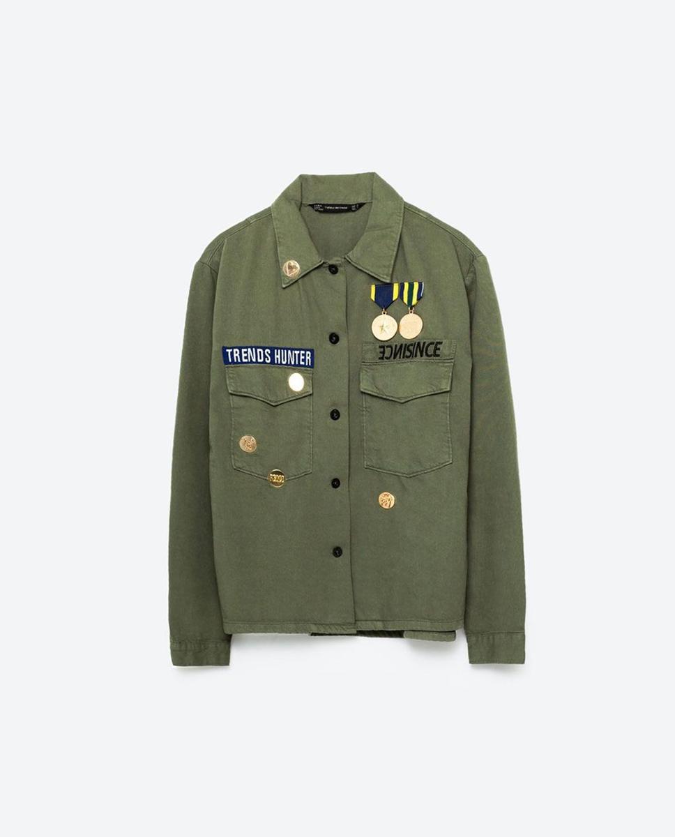 Tendencia galones: sobrecamisa militar