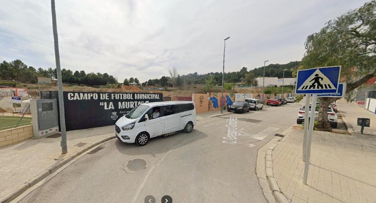 Campo de fútbol municipal 'La Murta' de Chiva, próximo a donde se ubicará el futuro pabellón deportivo.