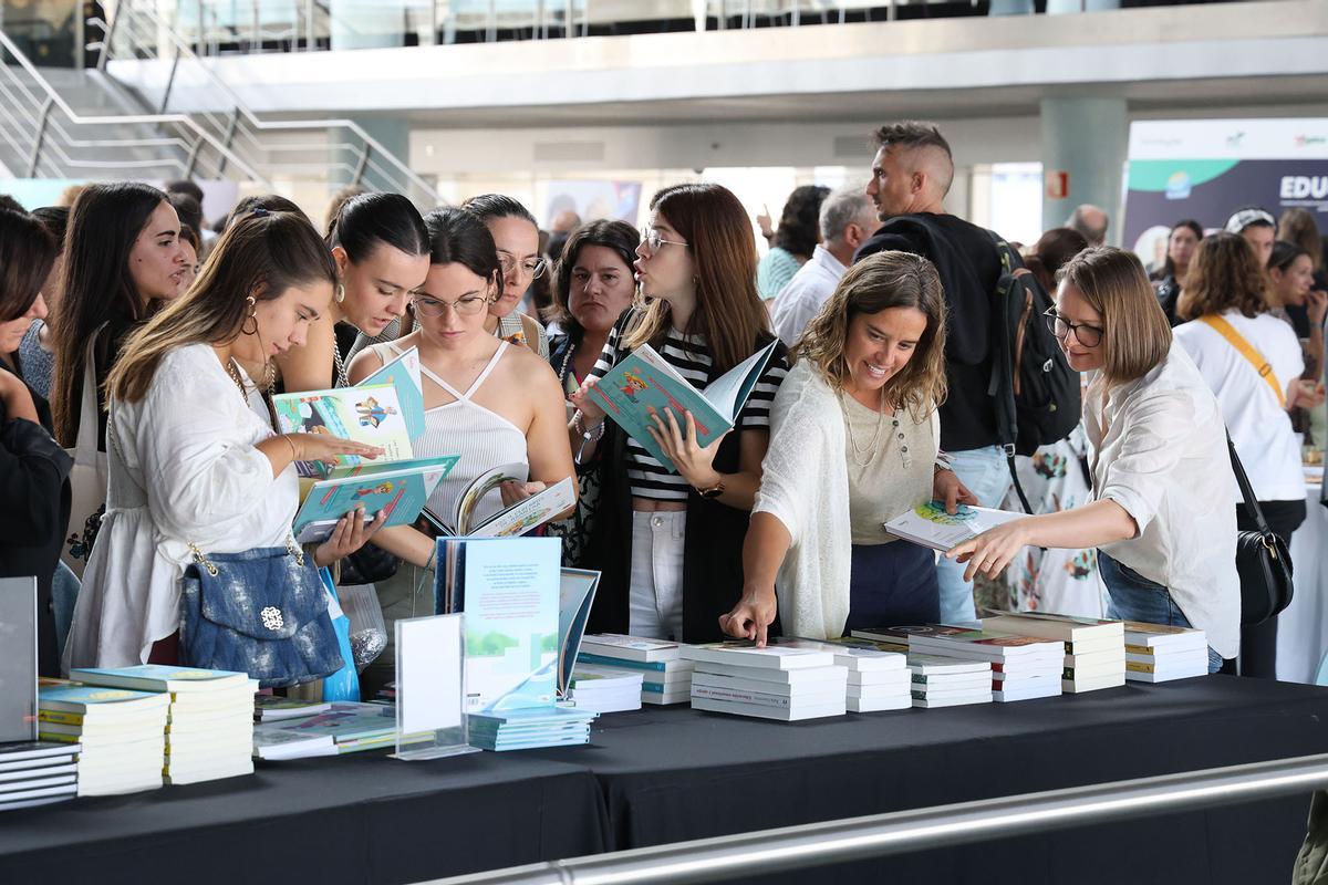 Firma de libros VII Foro de Educación