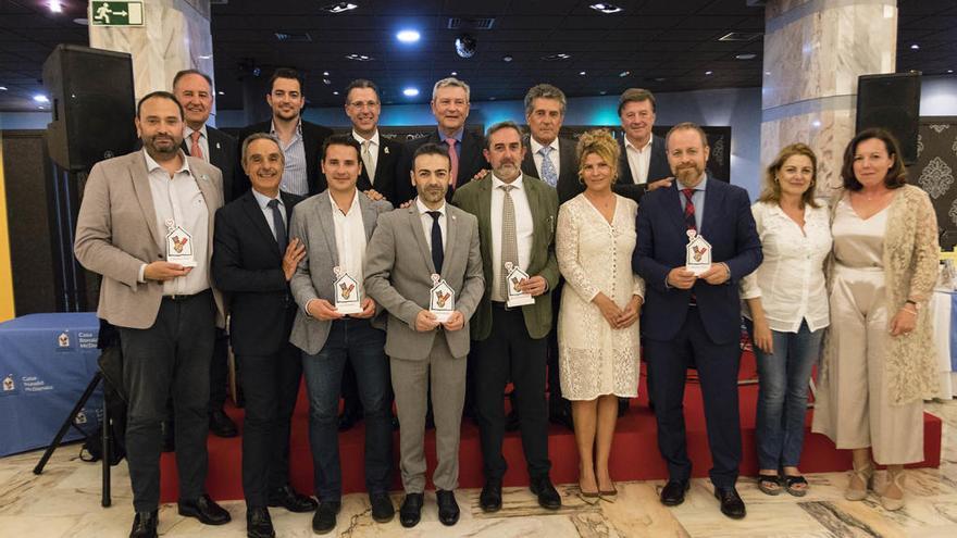 Foto de familia de los premiados por Ronald McDonald.