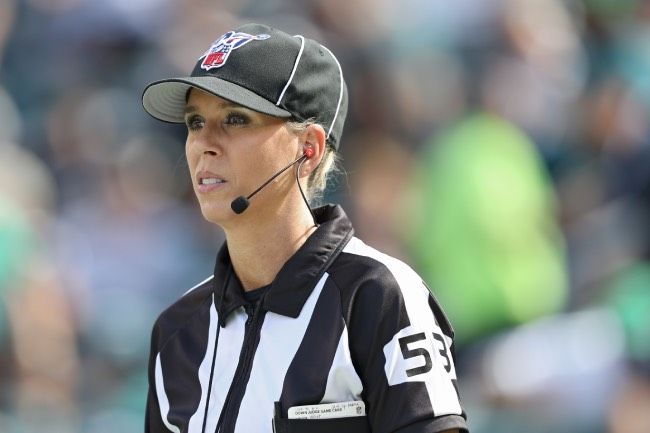 Sarah Thomas, la primera mujer árbitro en participar en la final de la Super Bowl