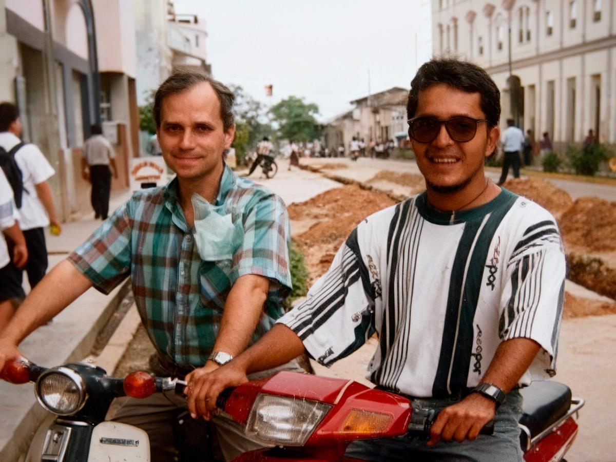 Armando Jesús Lovera con Robert Prevost (izquierda), futuro León XIV