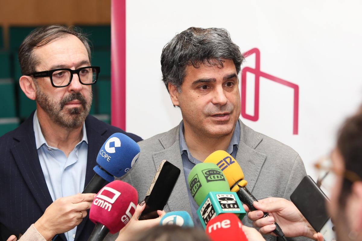 Juan José Alcalde, portavos del Gobierno Municipal, durante el sorteo