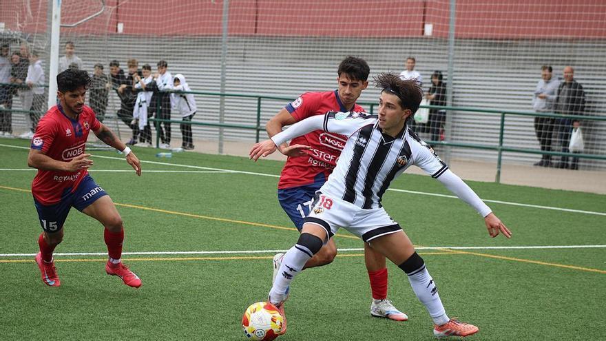 La crónica | El Castellón B se atasca y se conforma con el empate ante el Olot (1-1)