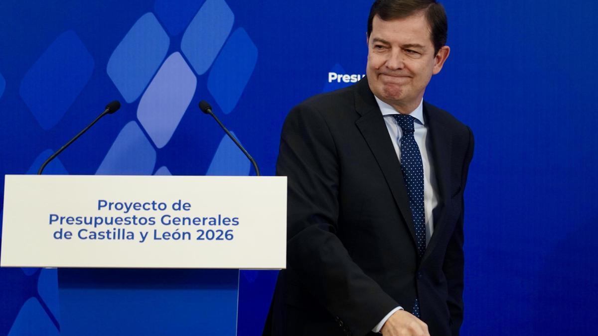 El presidente de la Junta de Castilla y León, comparece en rueda de prensa para presentar el proyecto de Ley de Presupuestos Generales de la Comunidad de Castilla y León para el año 2026.