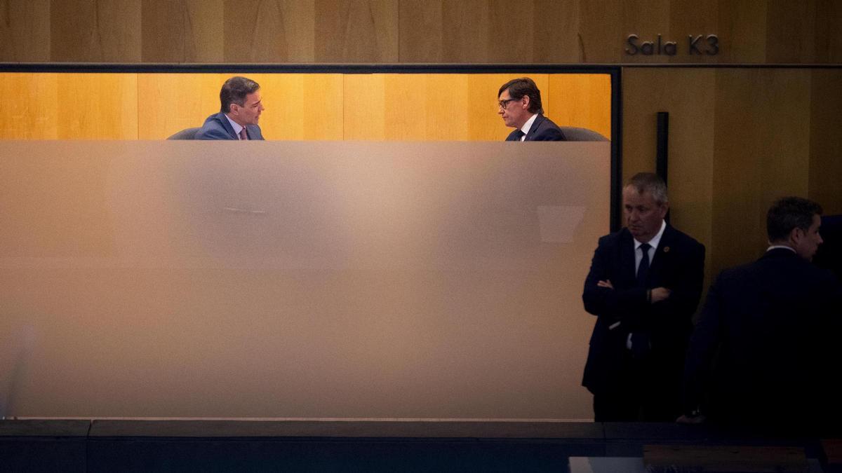 El presidente del Gobierno, Pedro Sánchez, y el president de la Generalitat, Salvador Illa, reunidos este lunes en Barcelona