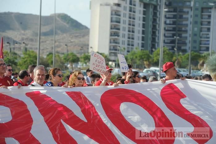 Tensión en la puerta de Nueva Condomina