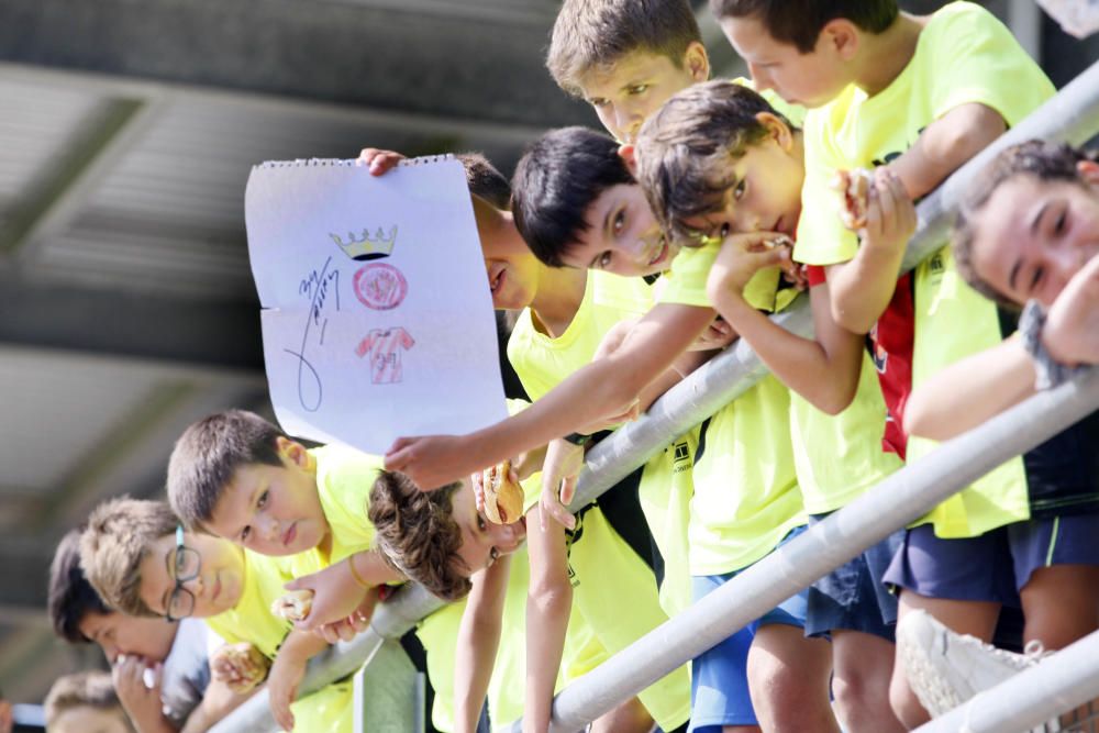 Entrenament de portes obertes del Girona FC a l'Escala