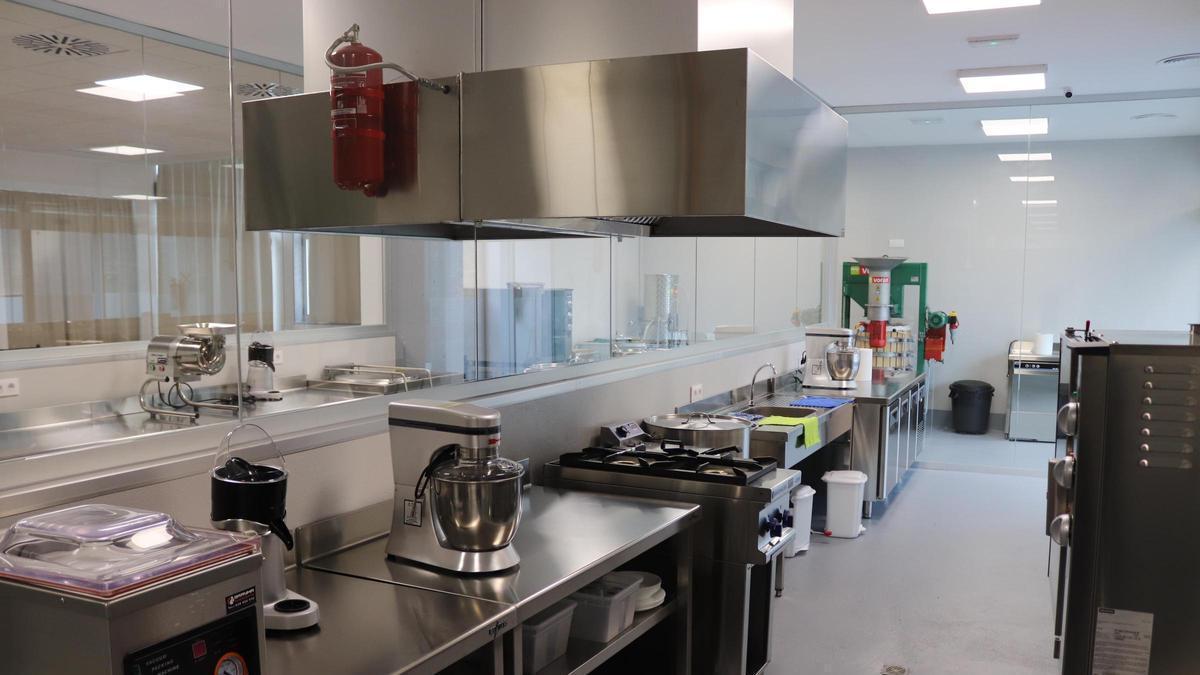 Cocinas colaborativas del "coworking" de Brión.
