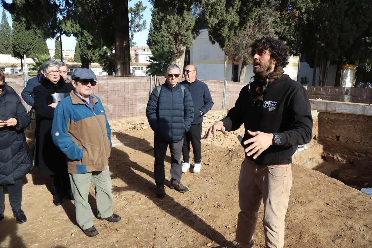 Acto en memoria de las víctimas del franquismo en el cementerio de la Salud