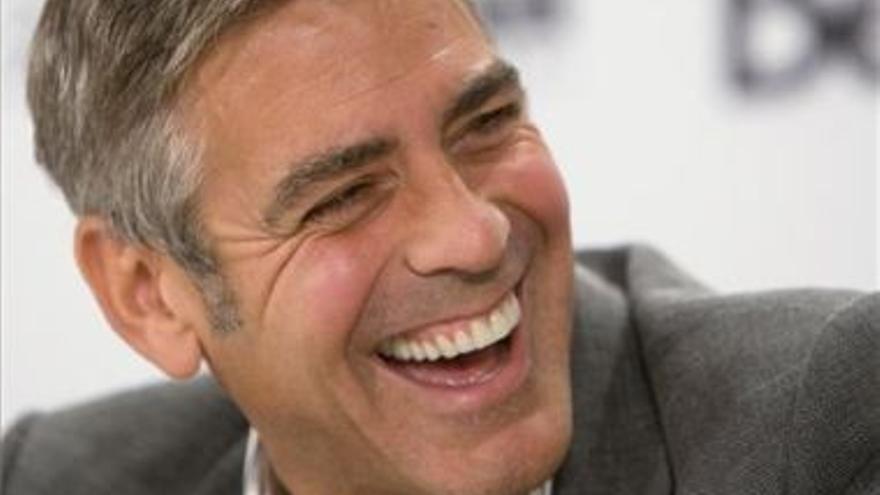 Clooney: &quot;Prefiero un examen de próstata en televisión que tener página en Facebook&quot;