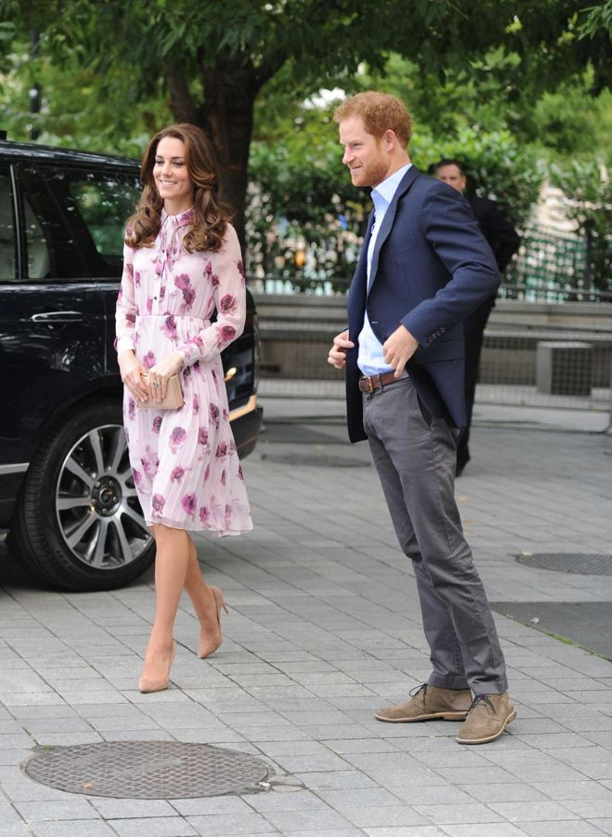 Kate Middleton: vestido rosa con flores