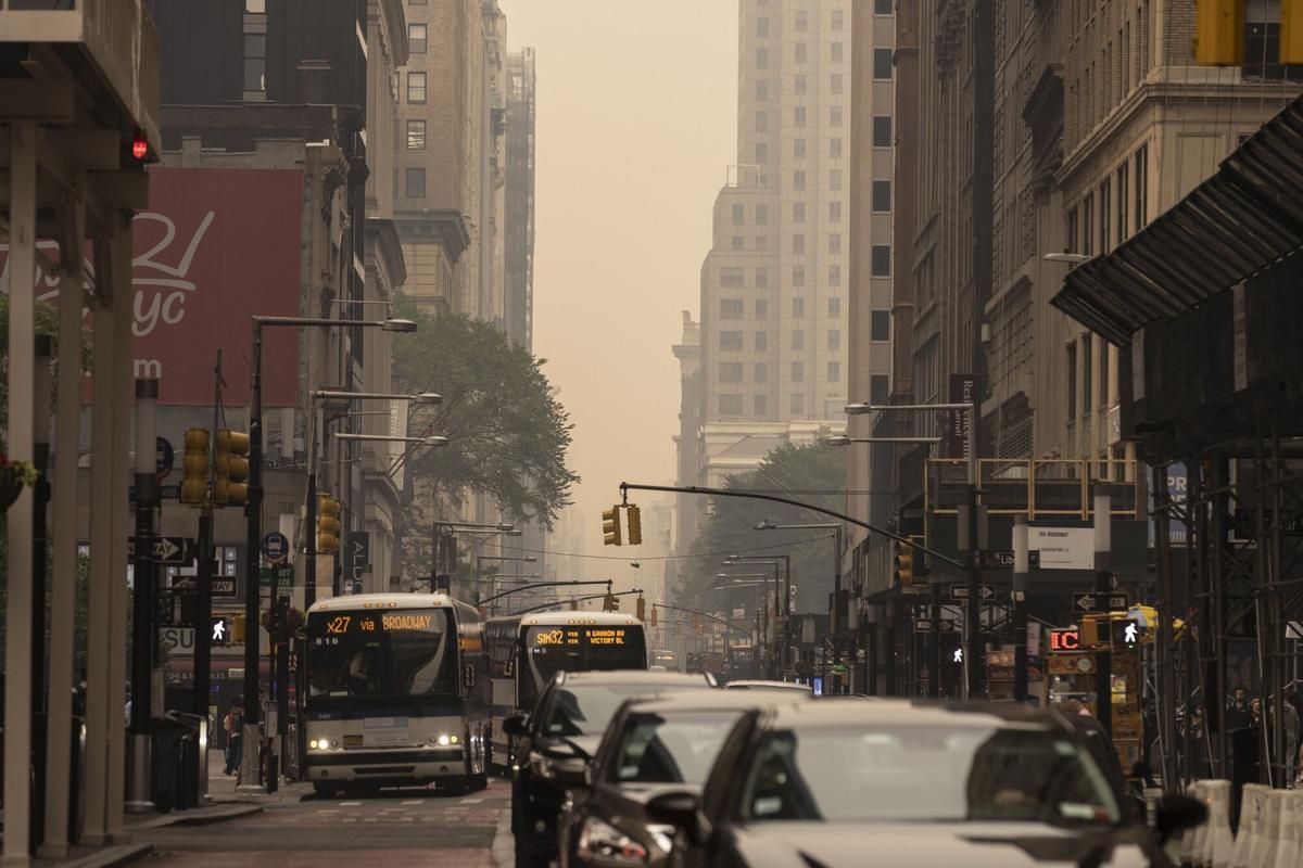 Nueva York cubierta por el humo