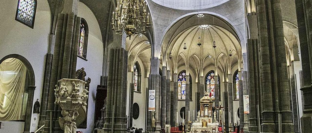 Interior de la catedral  de La Laguna.  | | LP/DLP