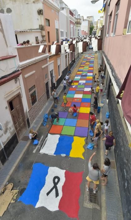 Alfombras por la fiesta de la Vingen del Carmen, ...