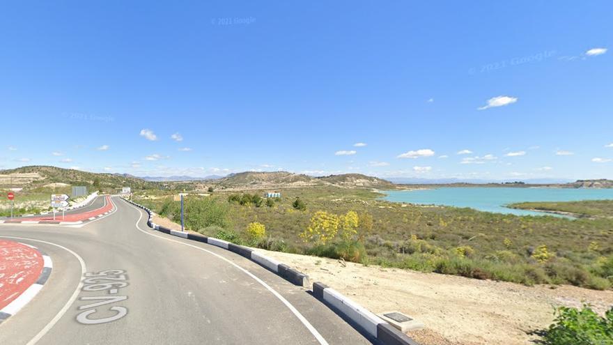 Rescatados una mujer y un hombre tras sufrir sendos accidentes de moto y bicicleta en Orihuela y Hondón de los Frailes