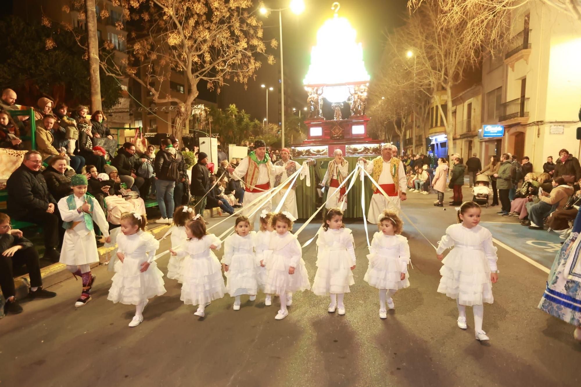 La gaiata de Adsuara y 'les xiquetes del meneo'.