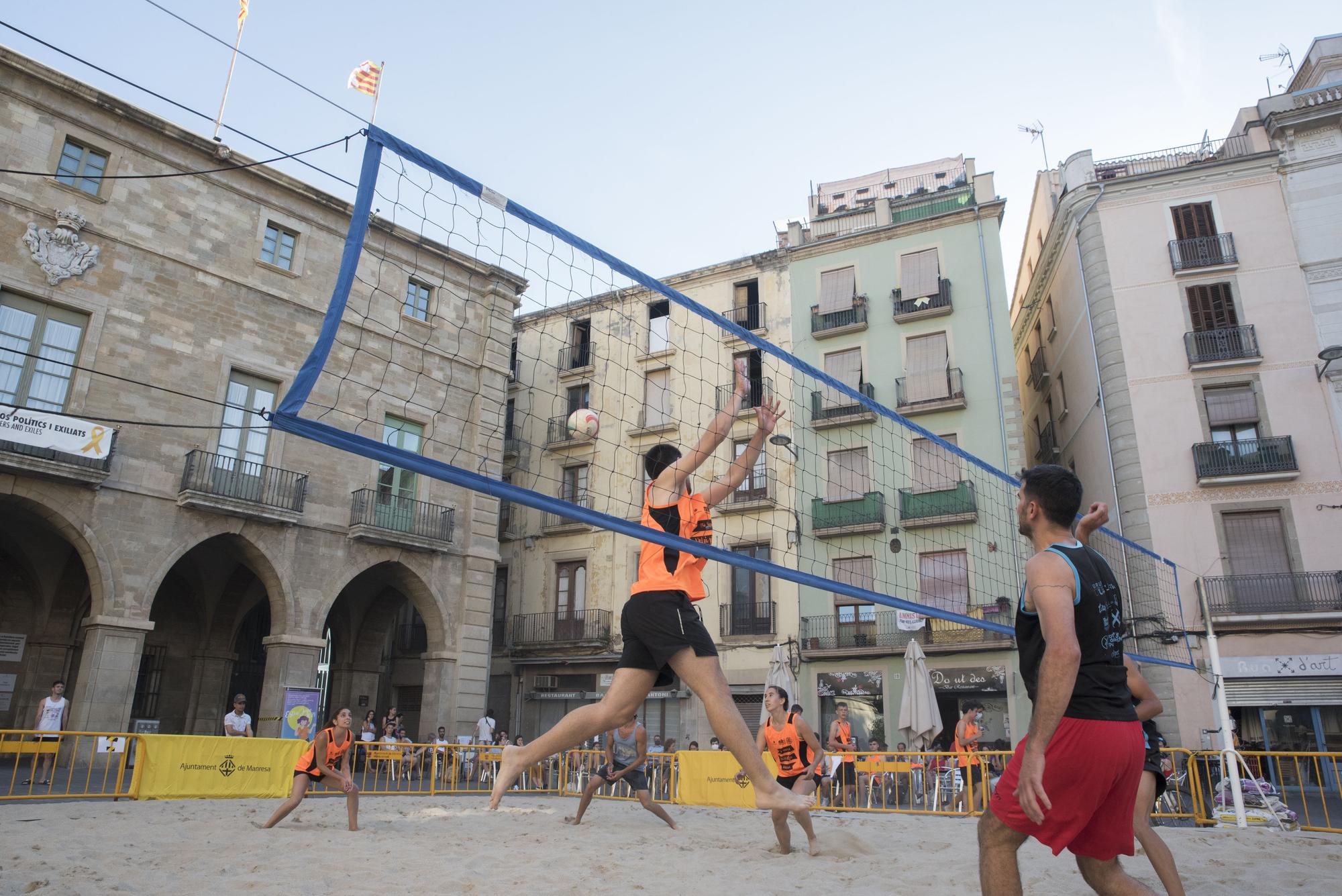 Torneig de Vòlei Manresa a la plaça Major