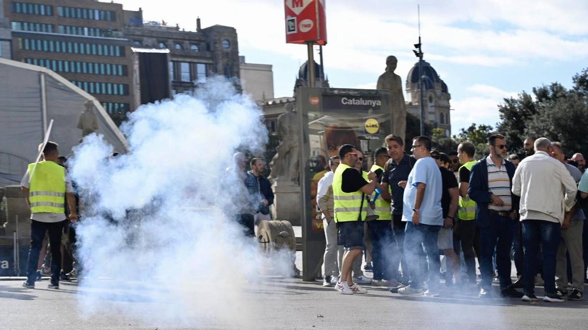 Los trabajadores de seguridad del metro de Barcelona protestan para mejorar sus condiciones laborales
