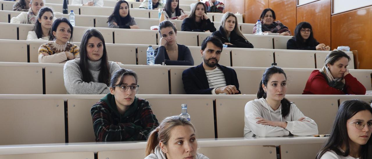 Galicia se queda con 63 plazas MIR vacantes tras perder 60 médicos de familia desde 2021