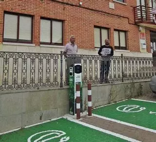 Vezdemarbán instala dos puntos de recarga para vehículos eléctricos