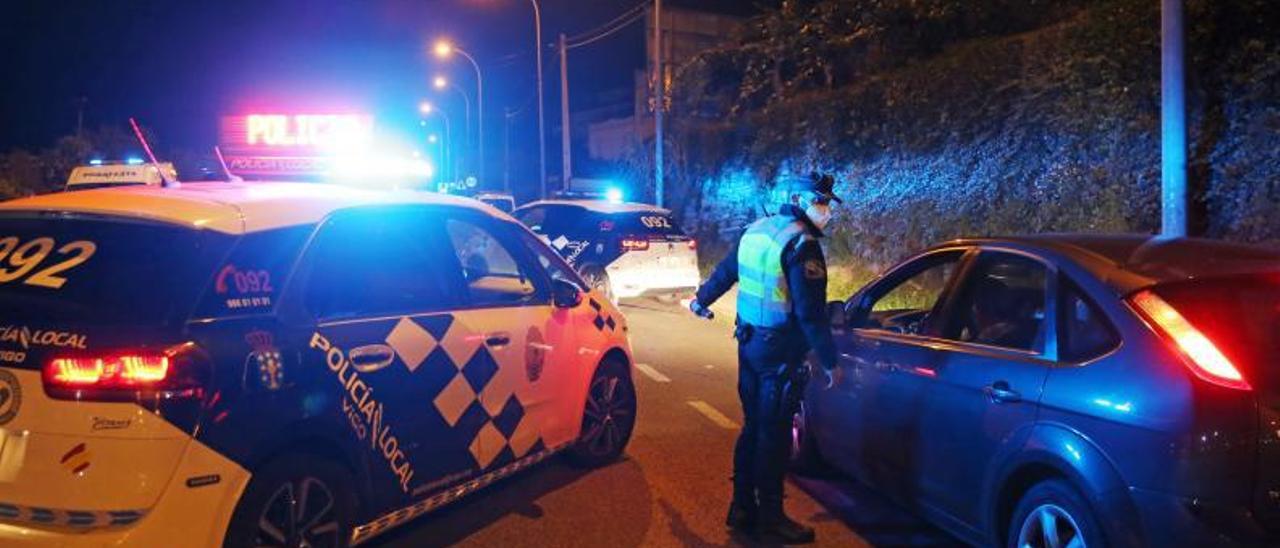 Un reciente control de la Policía Local en las calles viguesas