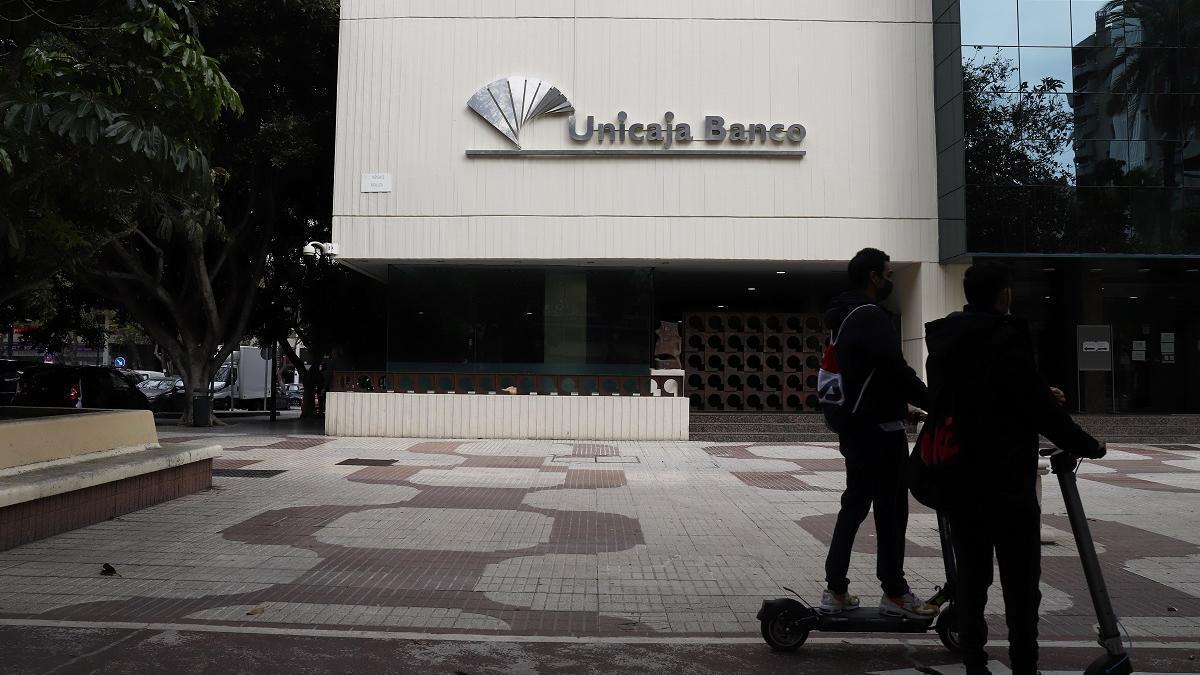 La sede central de Unicaja Banco, situada en la avenida de Andalucía de Málaga capital.