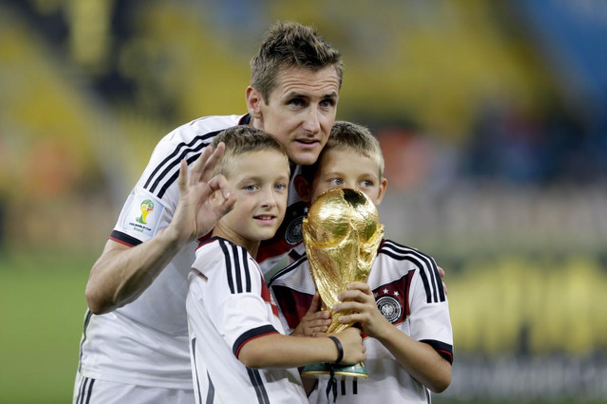 Klose, amb els seus fills.