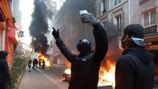 Francia plantea nuevos toques de queda tras una noche en "calma" y anuncia ayudas a las empresas afectadas por los disturbios