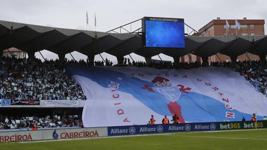 Vista de la grada de Marcador en los instantes previos de un partido del Celta. // J. Lores