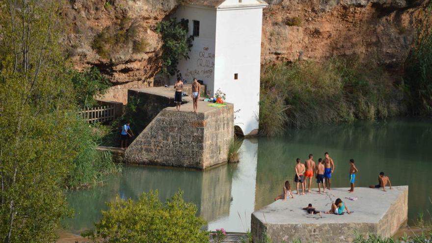 Vila-real estudia sancionar duramente a los saltadores en el Assut del Millars