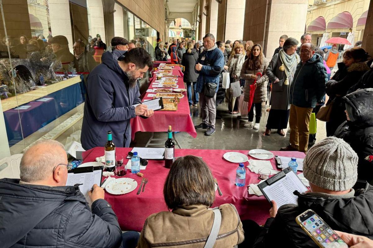 Huesca es capital del dulce como volvió a demostrar en la fiesta de los empanadicos.