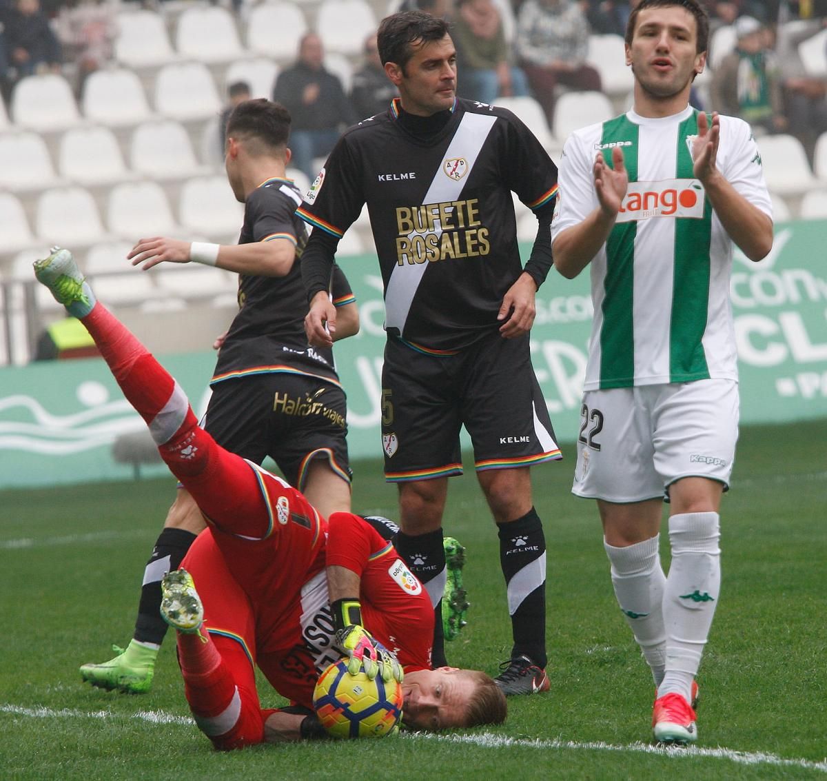 Las imágenes del partido Córdoba/Rayo Vallecano