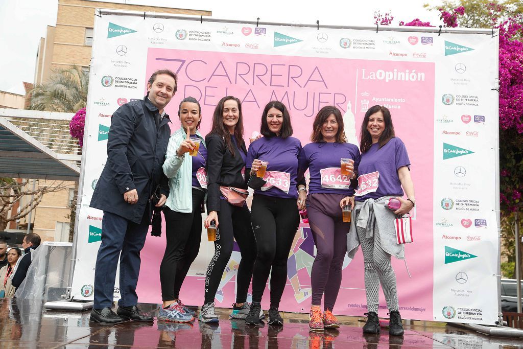 Carrera de la Mujer Murcia 2022: las participantes posan en el photocall