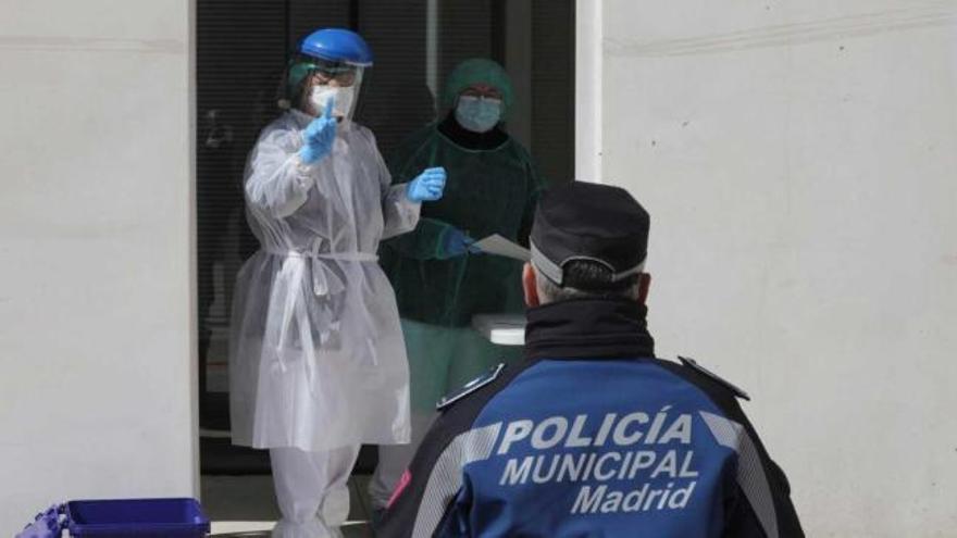 El aumento de casos en Madrid satura los hospitales de la capital