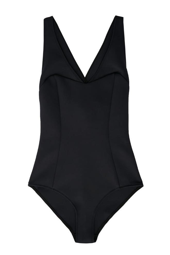 Colección de surf de Oysho: bañador negro con escote pico